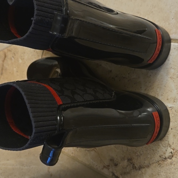 New Coach Women's Rain Bootie Size 8 B / US. never worn! - Picture 2 of 3